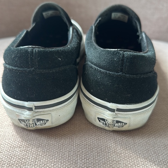 Black & White Van’s Classic Slip-on Sneakers with Graphic - Picture 4 of 7